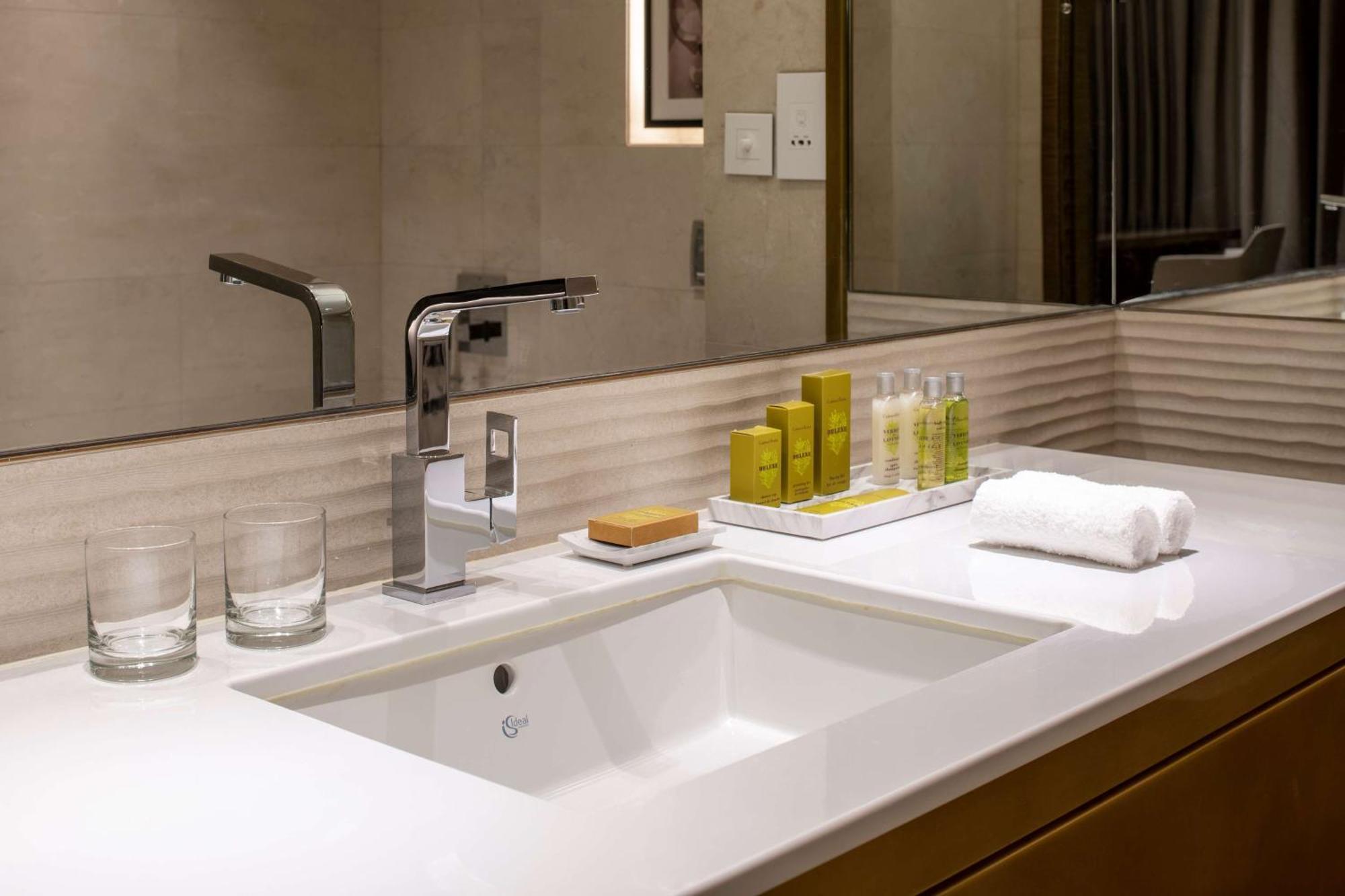 Doubletree Suites By Hilton - Riyadh Financial District ภายนอก รูปภาพ